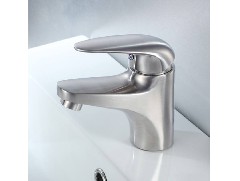 Which is better, a copper faucet or a stainless steel faucet?